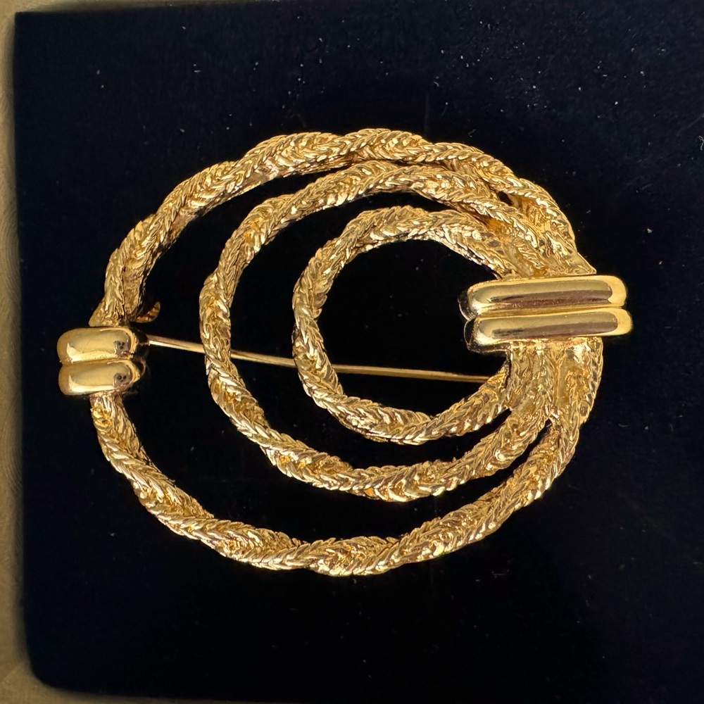 Monet vintage Twisted Gold Brooch